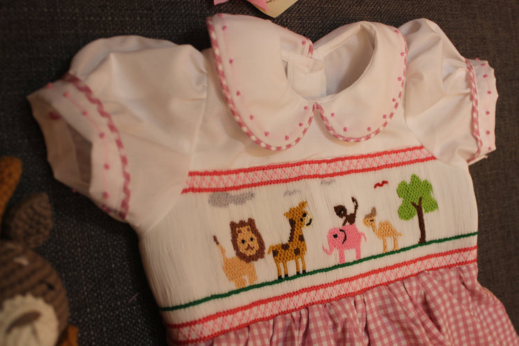 Baby Girl’s Gingham Hand-smocked Animal Dress/Baby girl clothing,Gift for baby,Birthday gift,Cute outfit,Photoshoot clothing,Toddle,Newborn,